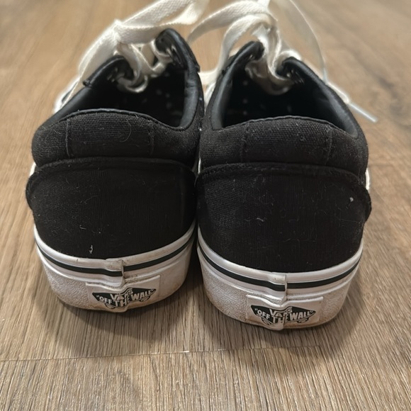 Vans - Picture 2 of 4